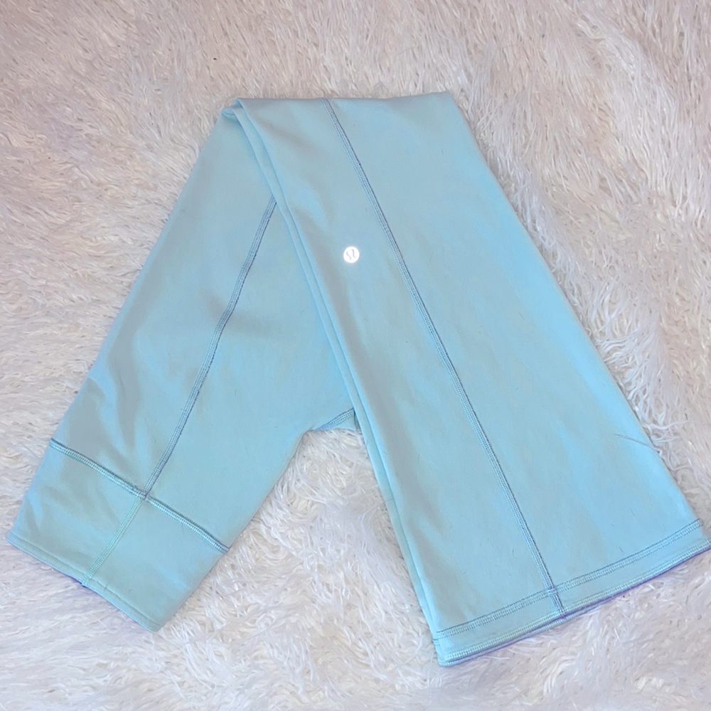 Lululemon reversible groove size 4